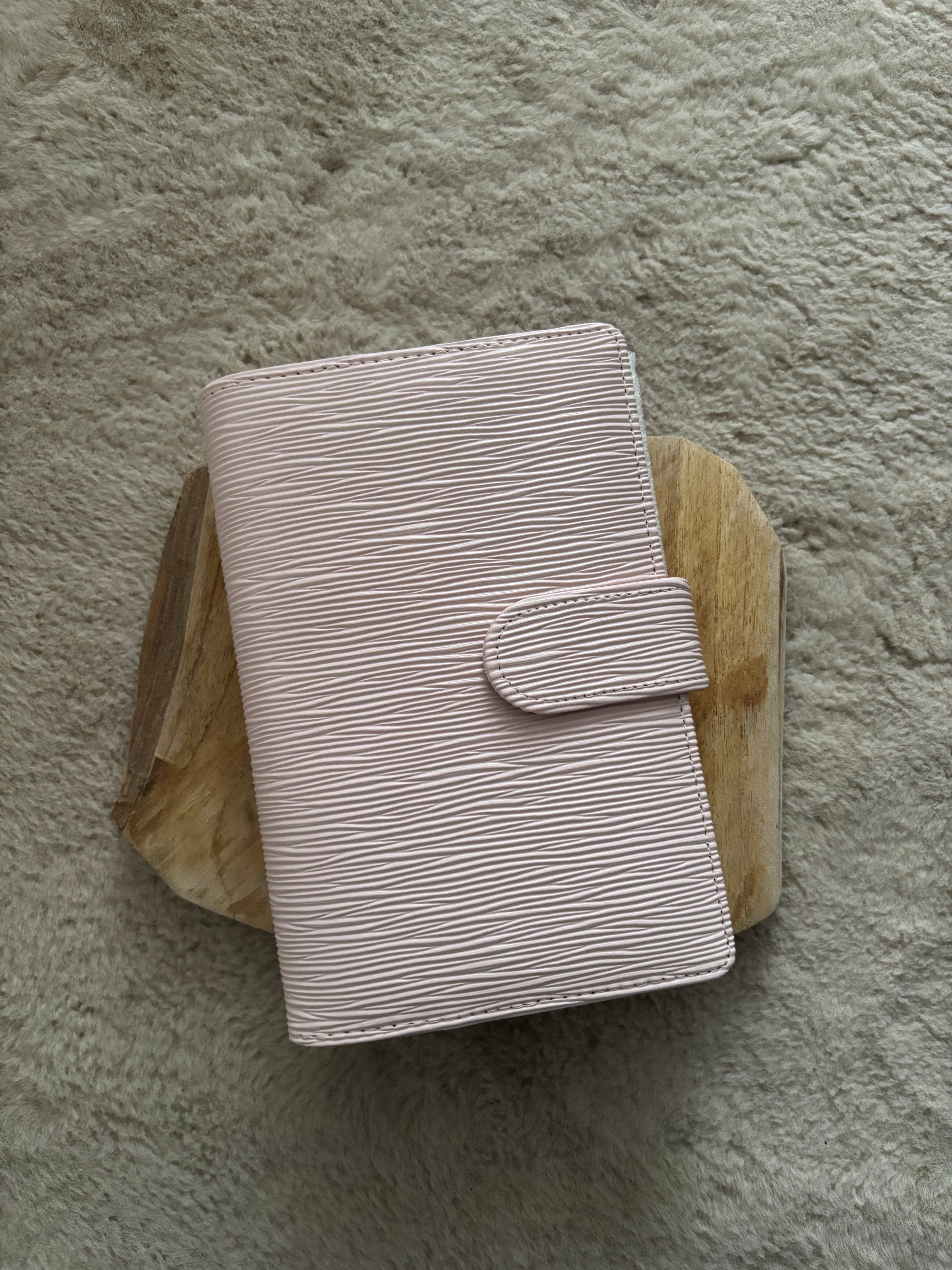 A6 binder - licht roze